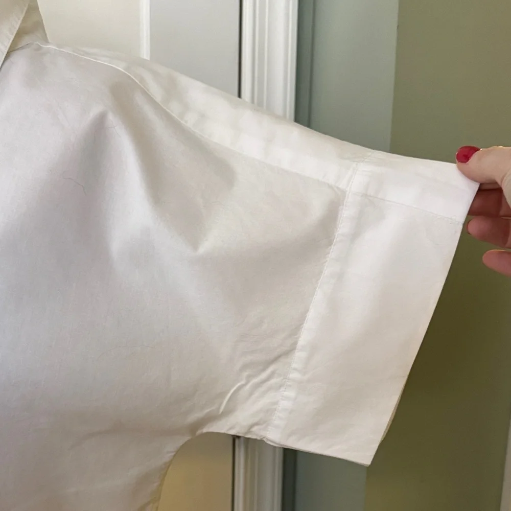 NWT Loft White Short Sleeve Button-Up Shirt Size Medium - Picture 2 of 5